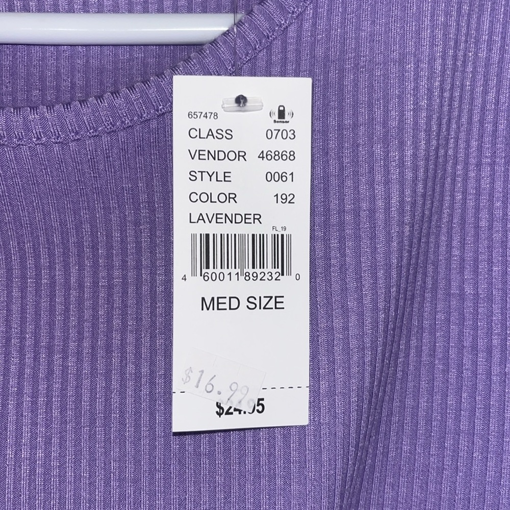 PacSun | Cropped Ribbed Keyhole Top - Picture 2 of 7